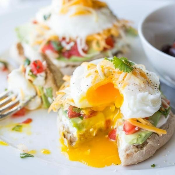 Υγιεινές ιδέες για πρωινό για παιδιά Αγγλικό μάφιν τηγανητό αυγό ωμό