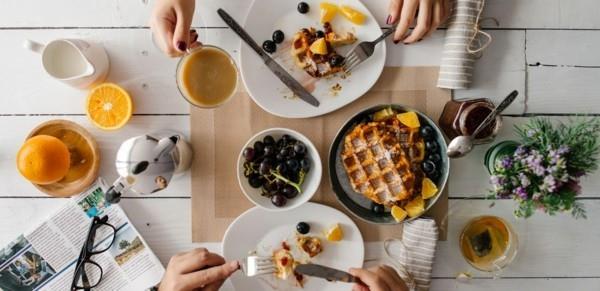 Ιδέες για υγιεινό πρωινό για παιδιά και γονείς τα Σαββατοκύριακα