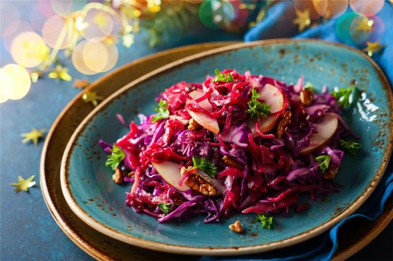 Υγιεινά τρόφιμα φρέσκια σαλάτα κόκκινο λάχανο
