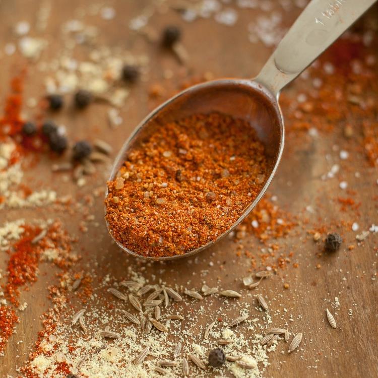 Ιδέες συνταγής για Spice Mixtures Health κάνουν μόνοι σας καυτά μείγματα μπαχαρικών