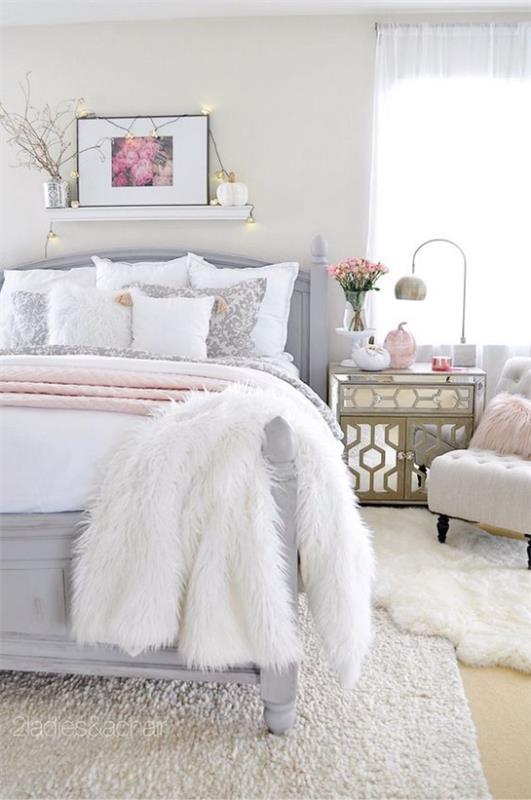 Γοητευτικό υπνοδωμάτιο απαλό λευκό υφές μαζικό ράφι κρεβατιού με πολυθρόνα φωτιστικού εικόνας ολόλευκο