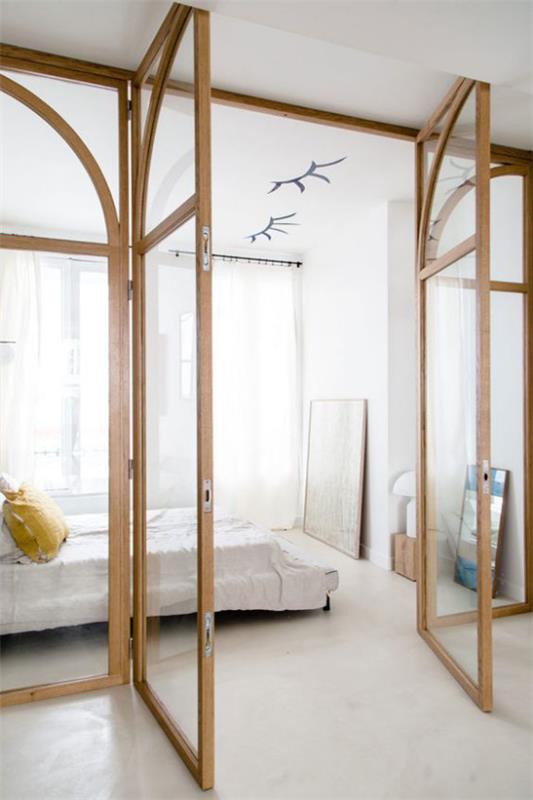 Γυάλινοι τοίχοι στο υπνοδωμάτιο κομψός σχεδιασμός απλού δωματίου γυαλί ατμόσφαιρας γυάλινος τοίχος με ξύλινο πλαίσιο