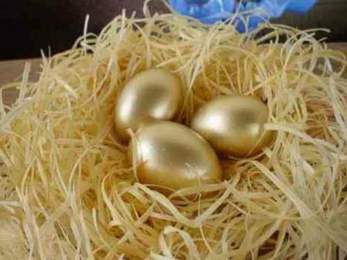 Χρυσά πασχαλινά αυγά γυαλιστερή λάμψη