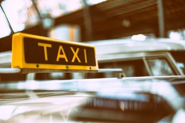 Οι Χάρτες Google σας προειδοποιούν εάν ο οδηγός ταξί σας αποκλίνει από τα ταξί της διαδρομής ως παγίδα χρημάτων