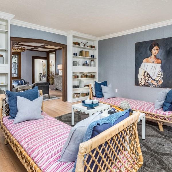 Grandmillennial Style - Ρίχνουμε μια προσεκτική ματιά στο γωνιακό καθιστικό καθισμάτων Granny Chic