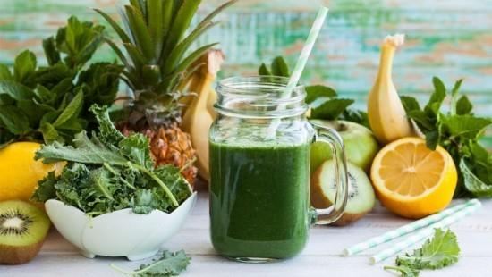 Πράσινα smoothies συστατικά μπανάνα λεμόνι ακτινίδιο φυτό ανανά μήλο πράσινο