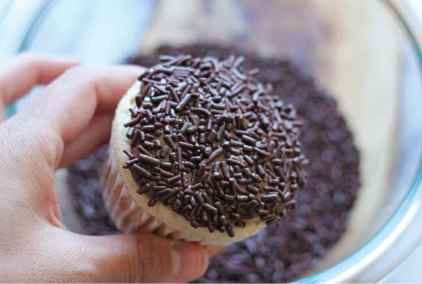 Τρομακτικά muffins cupekaces ψήνουν αρτοσκευάσματα αποκριών συνταγές για αποκριές πάρτι