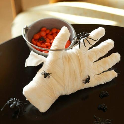 Τρομακτικές ιδέες διακόσμησης για το χέρι αράχνη αποκριών καφέ