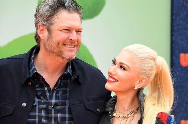 Gwen Stefani στις 3 Οκτωβρίου 50 ετών με τον Blake Shelton στη ζωή και στη σκηνή