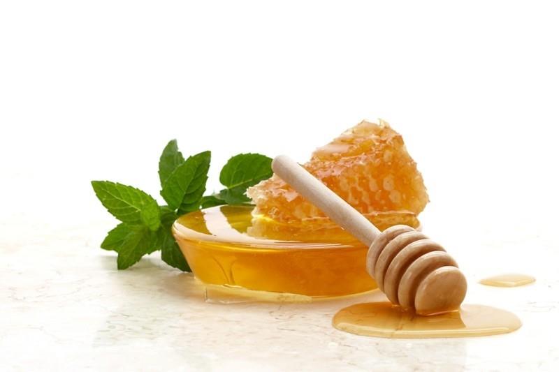 τριχόπτωση μέτρια σπιτική μάσκα μαλλιών μέλι