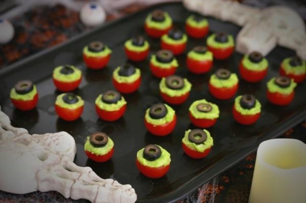 Απόκριες τσιμπολογάει τα παιδιά χορταστικά φαγητά ντομάτες αβοκάντο ελιές
