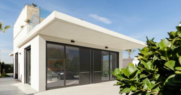 Μπροστινή πόρτα με πλευρικό μέρος - πλεονεκτήματα και μειονεκτήματα που πρέπει να λάβετε υπόψη όταν αγοράζετε μοντέρνο σπίτι με μοναδική πόρτα