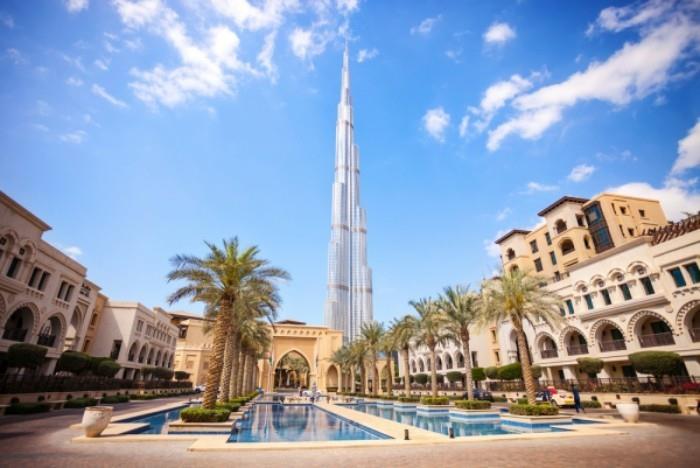 Ο ψηλότερος ουρανοξύστης στον κόσμο Burj Khalifa Αμερικανοί αρχιτέκτονες Νοτιοκορεάτικη κατασκευαστική εταιρεία