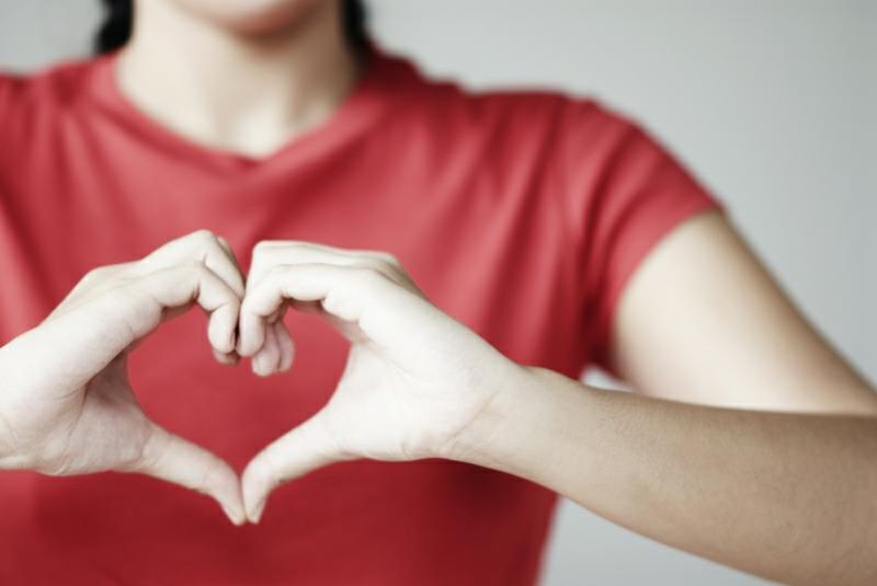 Καρδιακές παθήσεις γυναίκες συμπτώματα υγιής ζωή καρδιακή προσβολή