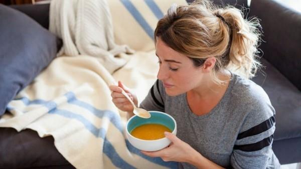 Σούπα κοτόπουλου για κρύες φυσικές θεραπείες σπιτική σούπα