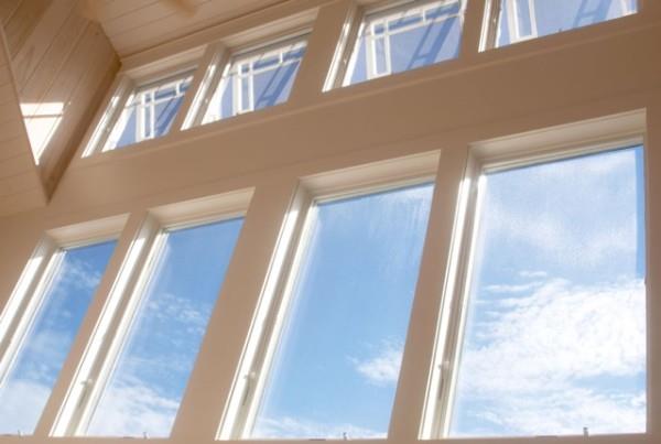 παράθυρο με θέα στον ουρανό υψηλής τεχνολογίας ιδέα σχεδιασμού προστασία της ιδιωτικής ζωής προστασία από τον ήλιο