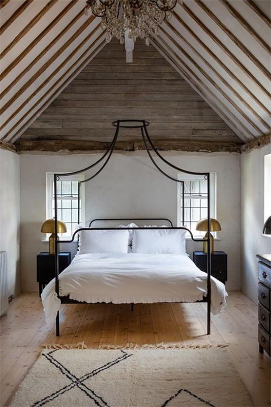 Μεταλλικό κρεβάτι με ουρανό λευκό κρεβάτι ρουστίκ κρεβατοκάμαρα με κλίση οροφής