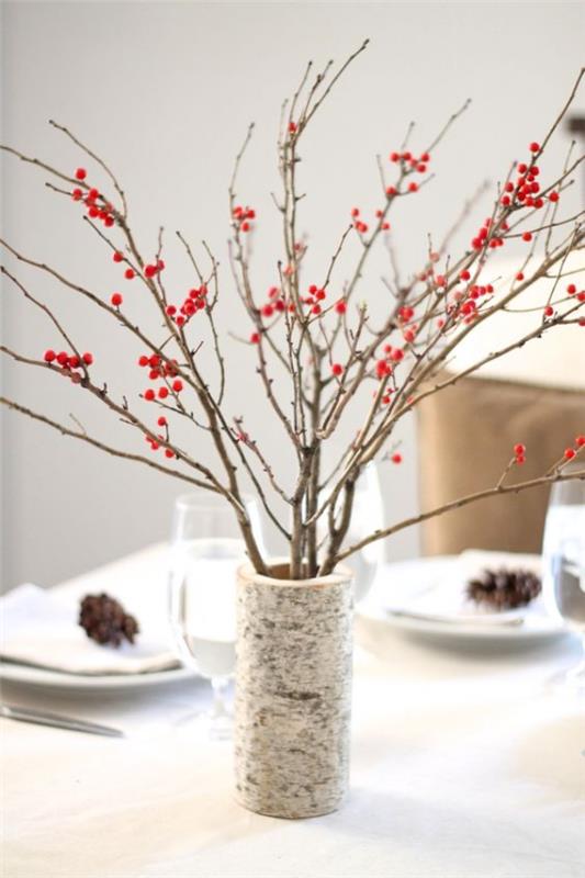Αξιολάτρευτες φθινοπωρινές ιδέες διακόσμησης με κόκκινα μούρα που εντυπωσιάζουν κοσμήματα στο τραπέζι της τραπεζαρίας
