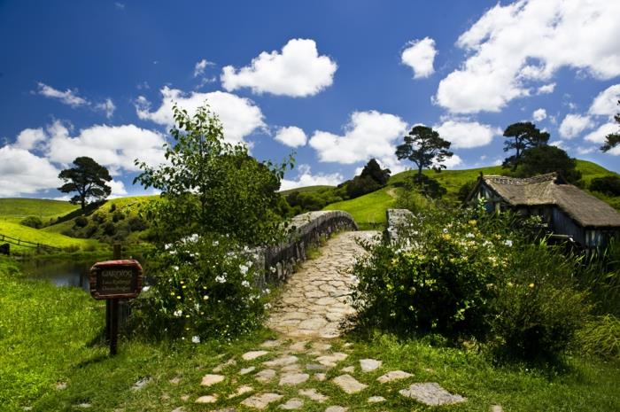 Μπλε ουρανός Hobbiton Νέας Ζηλανδίας