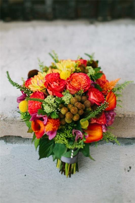 Γαμήλια λουλούδια δροσερά νυφικά μπουκέτα πορτοκαλί φθινοπωρινές εικόνες κόκκινο