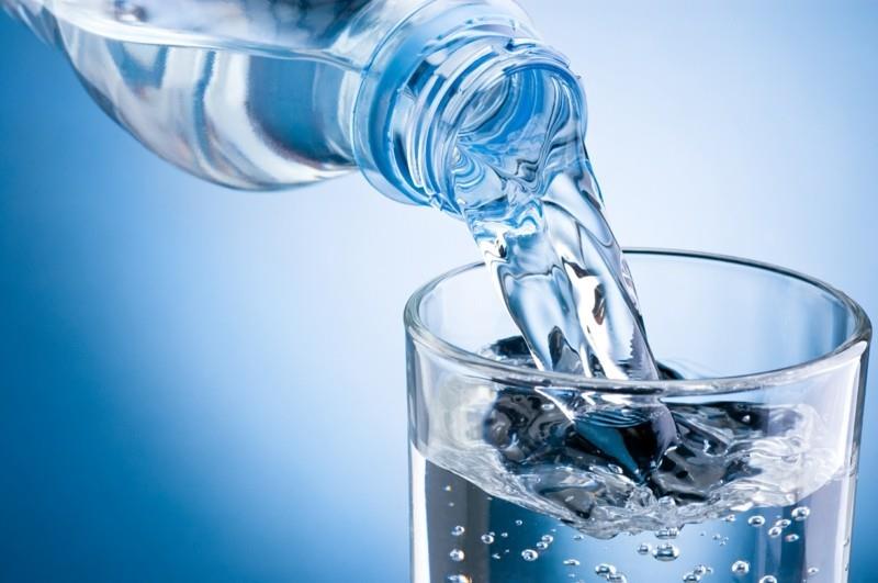 Χολιγουντιανή διατροφή Υγιεινή απώλεια βάρους Πίνετε περισσότερο νερό