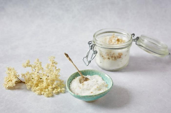 Elderflower συνταγή σιρόπι μπουκάλι παλαιότερης ζάχαρης