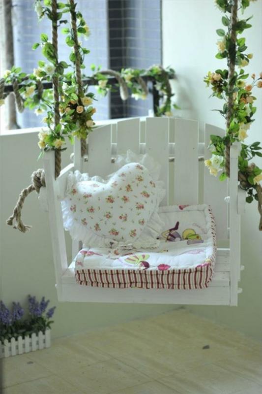Ξύλινη κούνια κήπου από παλέτες κρεμαστή καρέκλα