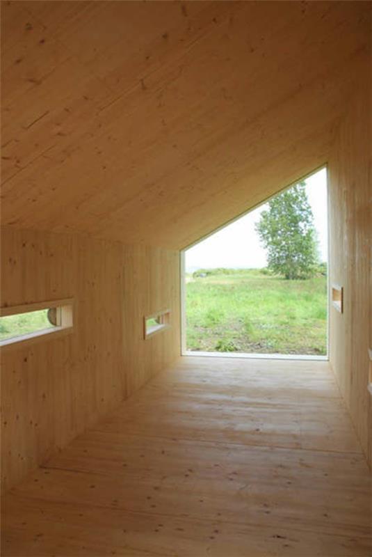 Ξύλινο μπανγκαλόου προκατασκευασμένο ξύλο και ξύλινα σπίτια άδεια