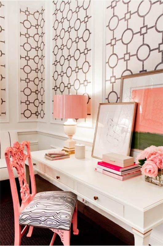 Γραφείο σπιτιού σε θηλυκή εμφάνιση Διακοσμητικά στοιχεία σε ροζ χρώμα