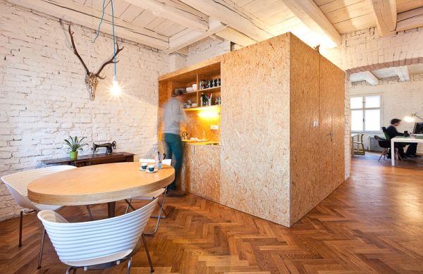 Εσωτερικό γραφείο με σκανδιναβικό σχεδιασμό στην κουζίνα τραπεζαρίας της Μπρατισλάβα