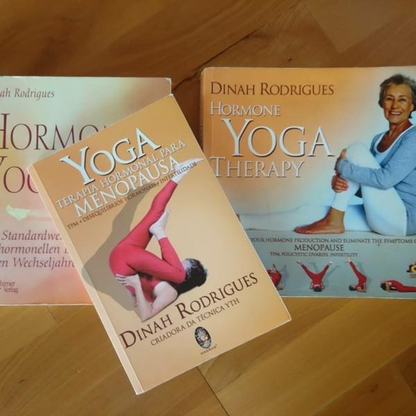 Hormone Yoga Therapy Dinah Rodrigues Book Γυναικεία υγεία