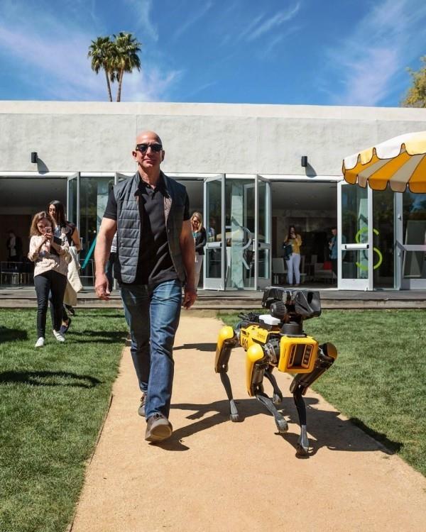 Boston Dynamics SpotMini Canine Robot Coming Soon Jeff Bezos With A Spot Dog