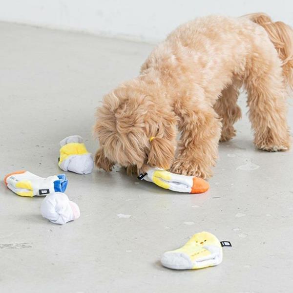 Φτιάξτε παιχνίδια για σκύλους από παλιές κάλτσες