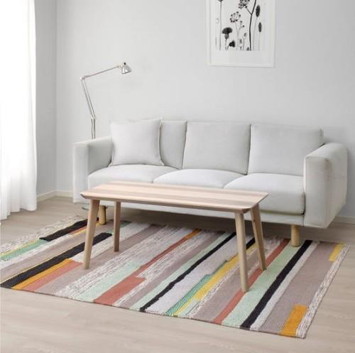 Κατάλογος Ikea 2019 Χειροποίητο πολύχρωμο ριγέ χαλί χαλιού Brönden