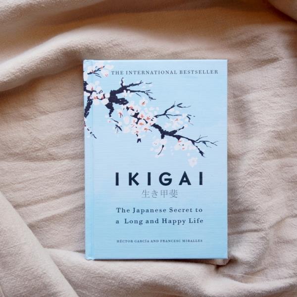 Το βιβλίο Ikigai ιαπωνική φιλοσοφία της ζωής