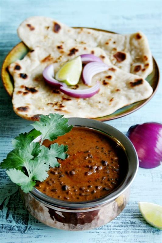 Ινδικό μαγείρεμα Ινδικό φαγητό dal φαγάκι ψωμί naan