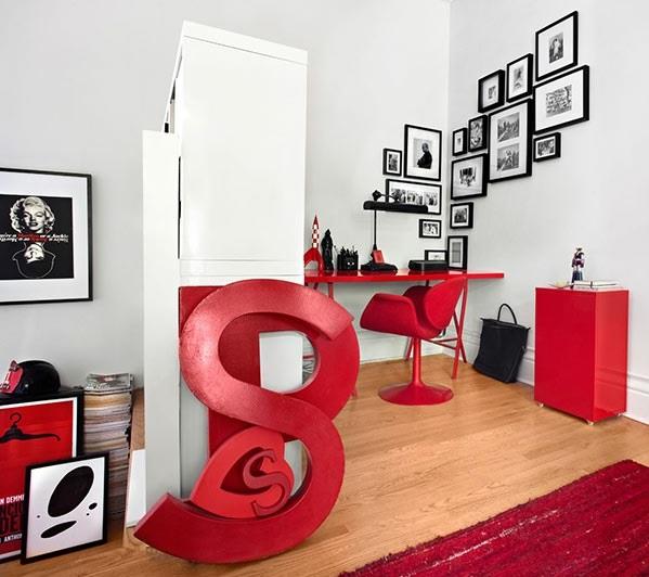 Ιδέες εσωτερικού σχεδιασμού από την κόκκινη καρέκλα του Couch House