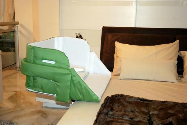 Καινοτόμο βρεφικό κρεβάτι Cully Belly Co Sleeper σε πράσινο χρώμα