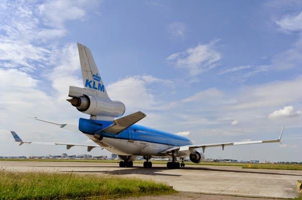 KLM αεροπλάνο σχεδιασμού για μια νύχτα