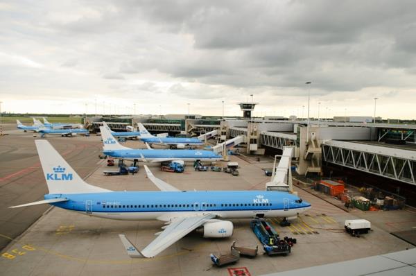 Τα αεροσκάφη της KLM θα προσγειωθούν όλη τη νύχτα