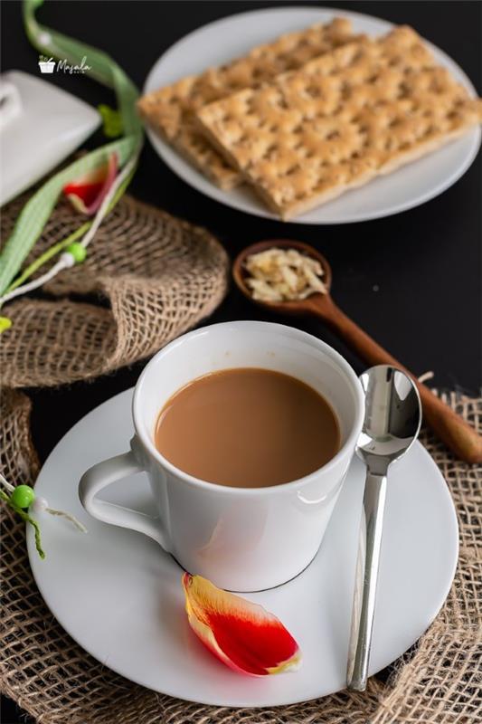 Κάρδαμο τσάι - Πόσο υγιεινό είναι το εξωτικό μπαχαρικό από την Ινδία μπαχαρικό τσάι με γάλα