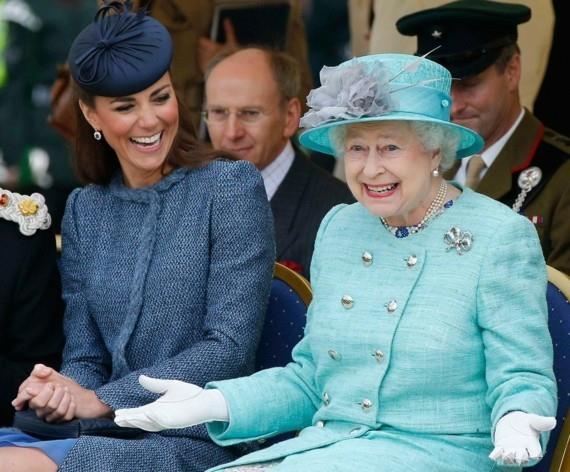 Επίτιμος τίτλος από τη βασίλισσα της Kate Middleton Dame Grand Cross