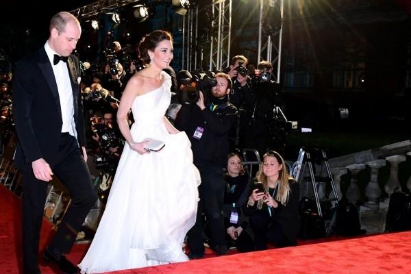 Η Kate Middleton Prince William στο κόκκινο χαλί στο Baftas του 2019