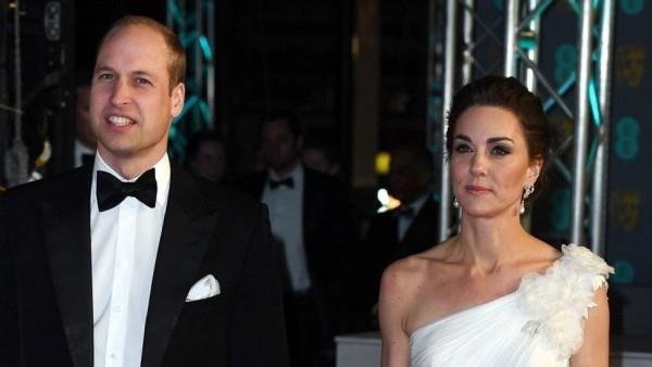 Η Kate Middleton και ο πρίγκιπας William στο Hollywood δείχνουν