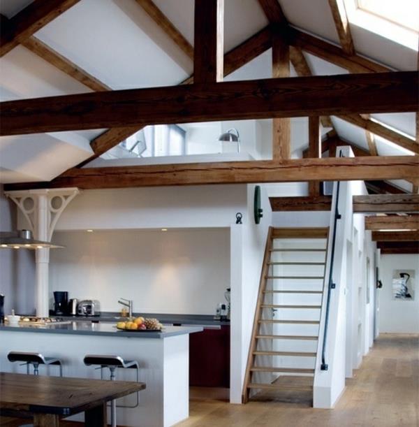 Εξοχική κουζίνα με σχέδια τραπεζαρία τραπέζι σκάλες στέγη