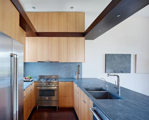 Συρτάρια κουζίνας πάγκου κουζίνας και πίσω τοίχου ξύλινα συρτάρια ντουλαπιών κουζίνας