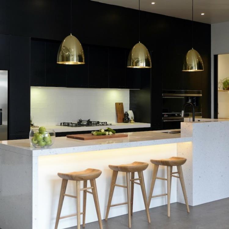 Σχεδιασμός κουζίνας μοντέρνα κρεμαστά φώτα κουζίνας χρυσό ξύλο σκαμπό εικόνες κουζίνας