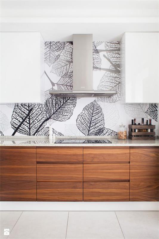 Πίσω τοίχος κουζίνας με μοτίβο φλοράλ ταπετσαρίας στυλιζαρισμένα γκρι φύλλα εντυπωσιακά σε λευκό φόντο