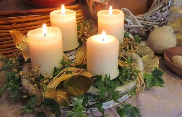 Τα κεριά διακοσμούν ιδέες διακόσμησης χριστουγεννιάτικου στεφάνου