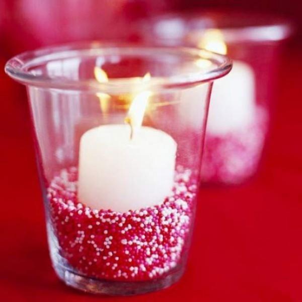 Διακοσμήστε κεριά - κόκκινη και άσπρη διακόσμηση κεριών